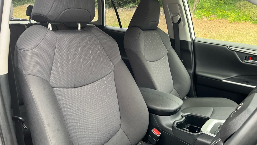 Toyota RAV4 2.5 VVT-i Hybrid Icon 5dr CVT 2WD Hybrid Estate - Image 21