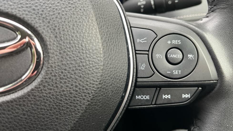 Toyota RAV4 2.5 VVT-i Hybrid Icon 5dr CVT 2WD Hybrid Estate - Image 26