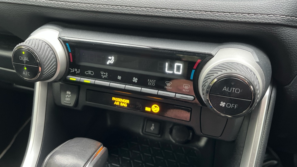 Toyota RAV4 2.5 VVT-i Hybrid Icon 5dr CVT 2WD Hybrid Estate - Image 29