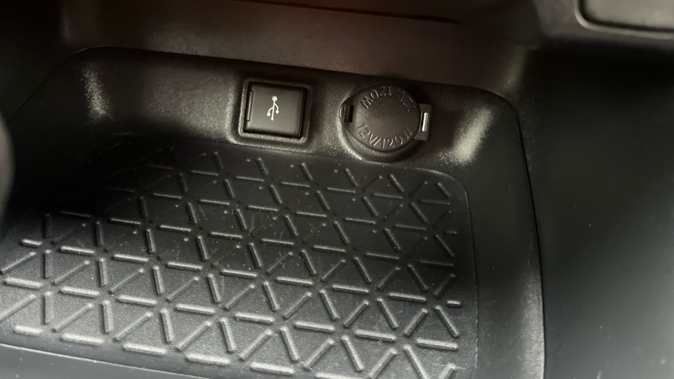 Toyota RAV4 2.5 VVT-i Hybrid Icon 5dr CVT 2WD Hybrid Estate - Image 30