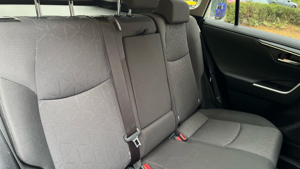 Toyota RAV4 2.5 VVT-i Hybrid Icon 5dr CVT 2WD Hybrid Estate - Image 41