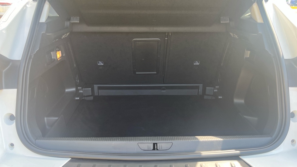 Vauxhall Grandland X 1.2 Turbo Griffin Edition 5dr Petrol Hatchback - Image 4