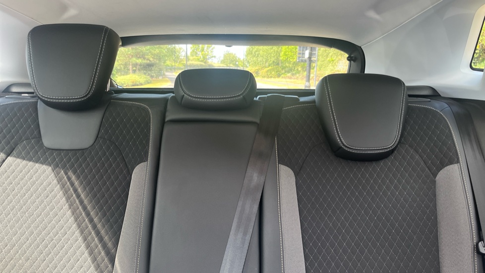 Vauxhall Grandland X 1.2 Turbo Griffin Edition 5dr Petrol Hatchback - Image 15