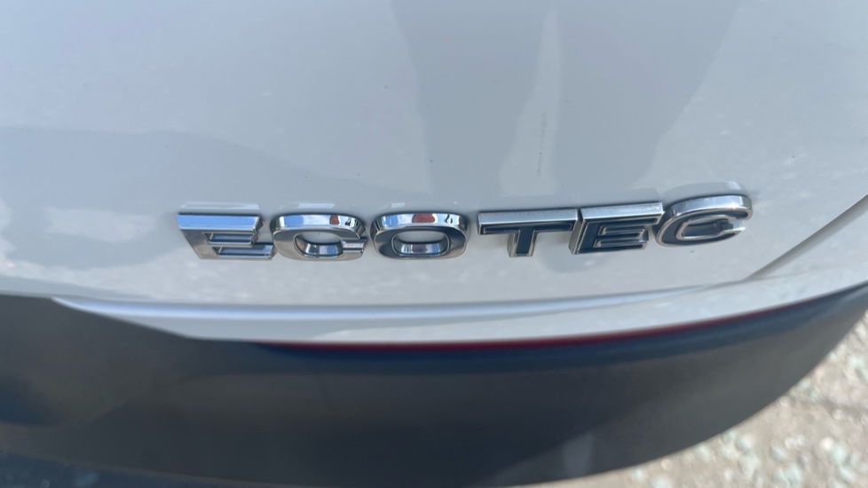 Vauxhall Grandland X 1.2 Turbo Griffin Edition 5dr Petrol Hatchback - Image 25
