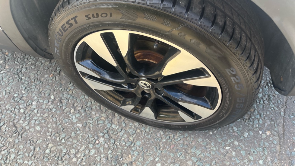 Vauxhall Grandland X 1.2 Turbo Griffin Edition 5dr Petrol Hatchback - Image 30