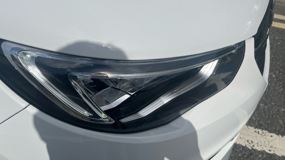 Vauxhall Grandland X 1.2 Turbo Griffin Edition 5dr Petrol Hatchback - Image 33