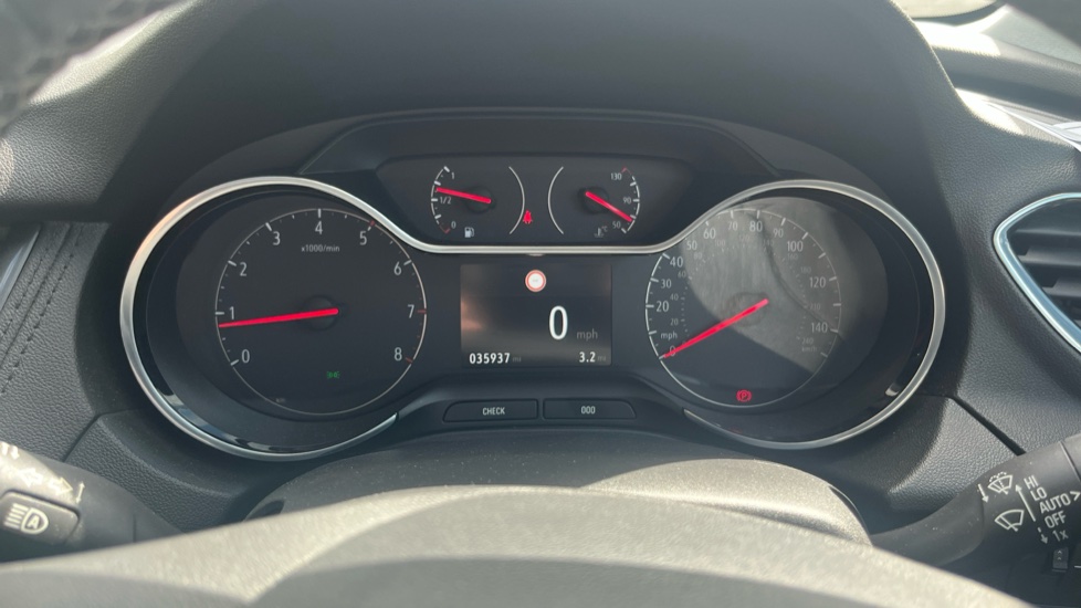 Vauxhall Grandland X 1.2 Turbo Griffin Edition 5dr Petrol Hatchback - Image 37