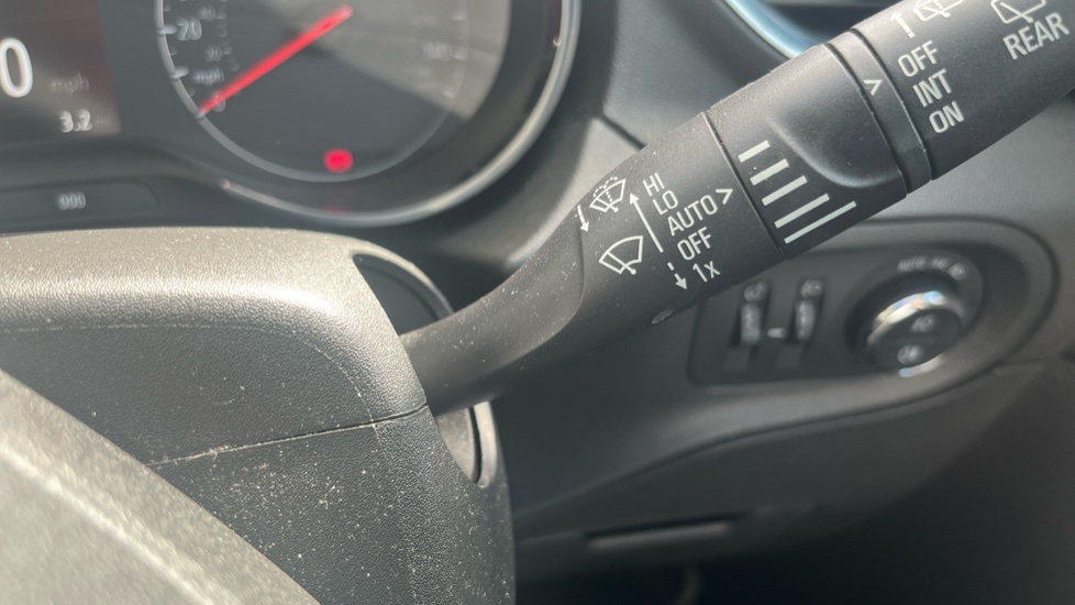 Vauxhall Grandland X 1.2 Turbo Griffin Edition 5dr Petrol Hatchback - Image 39
