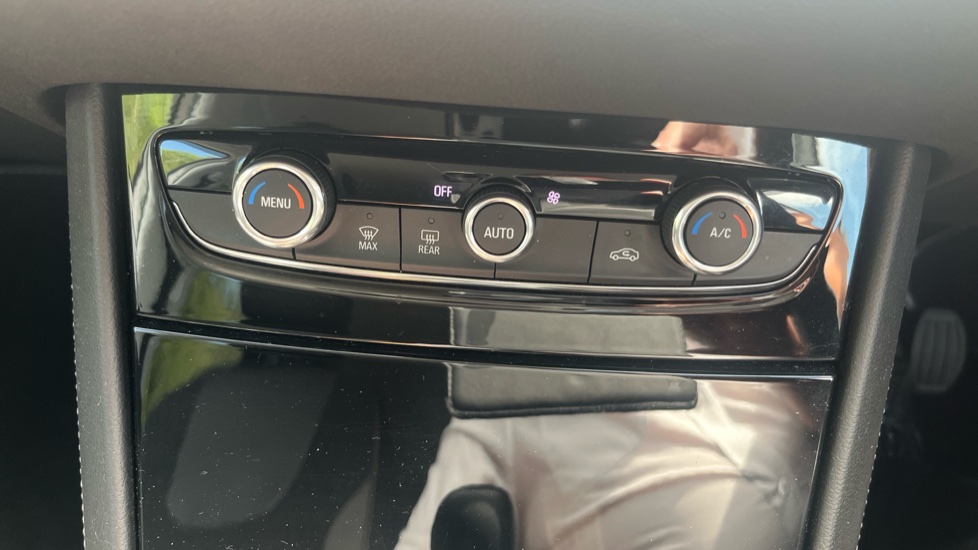 Vauxhall Grandland X 1.2 Turbo Griffin Edition 5dr Petrol Hatchback - Image 42
