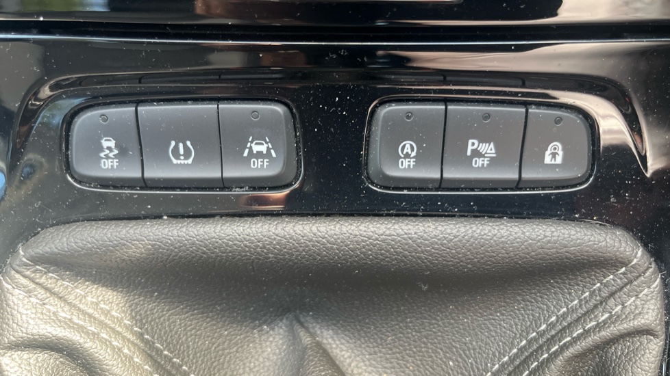 Vauxhall Grandland X 1.2 Turbo Griffin Edition 5dr Petrol Hatchback - Image 47