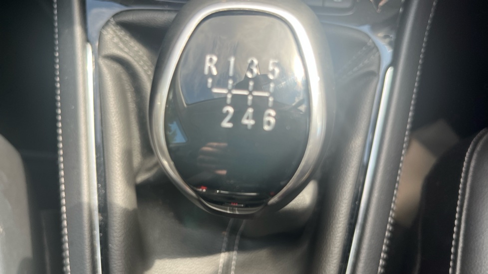 Vauxhall Grandland X 1.2 Turbo Griffin Edition 5dr Petrol Hatchback - Image 49