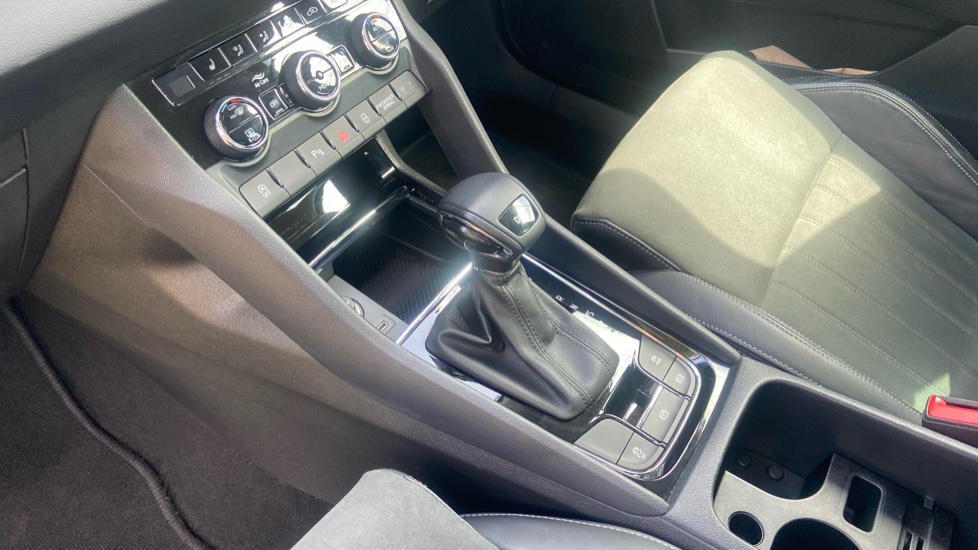 Skoda Karoq 1.5 TSI SE L 5dr DSG Petrol Estate - Image 13
