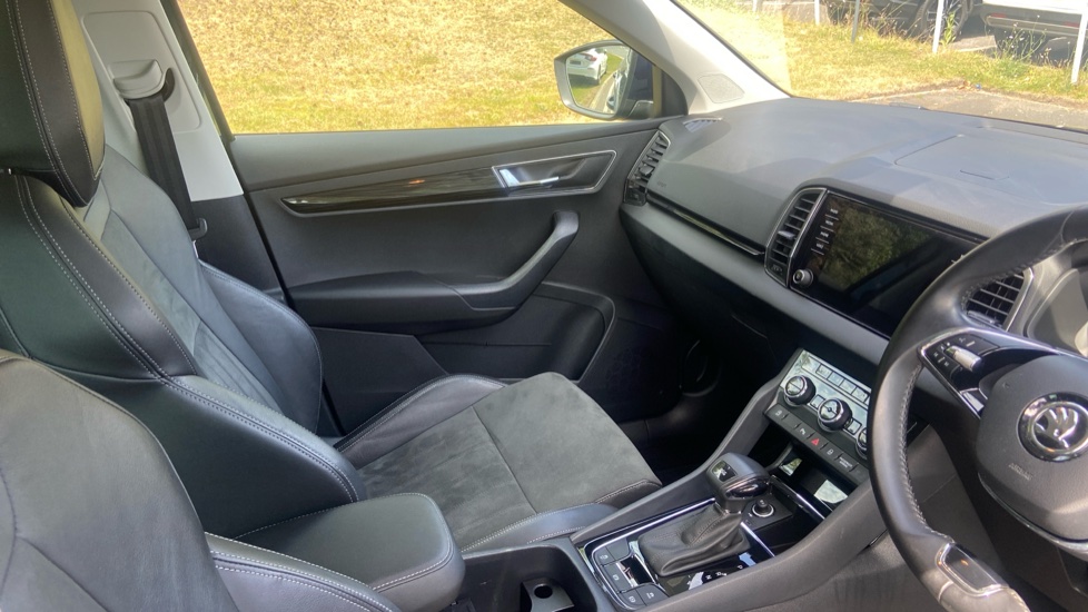 Skoda Karoq 1.5 TSI SE L 5dr DSG Petrol Estate - Image 14