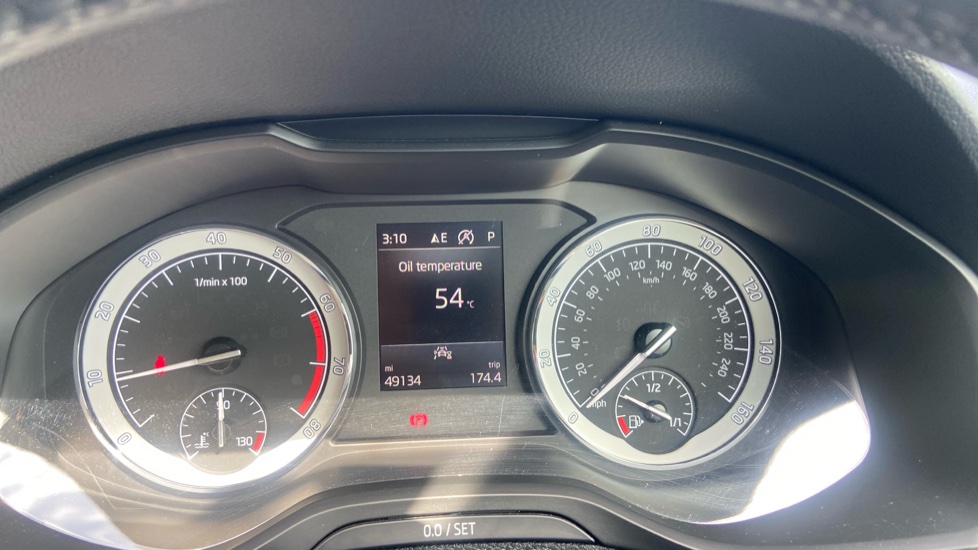 Skoda Karoq 1.5 TSI SE L 5dr DSG Petrol Estate - Image 18