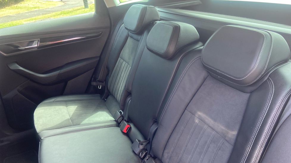 Skoda Karoq 1.5 TSI SE L 5dr DSG Petrol Estate - Image 25