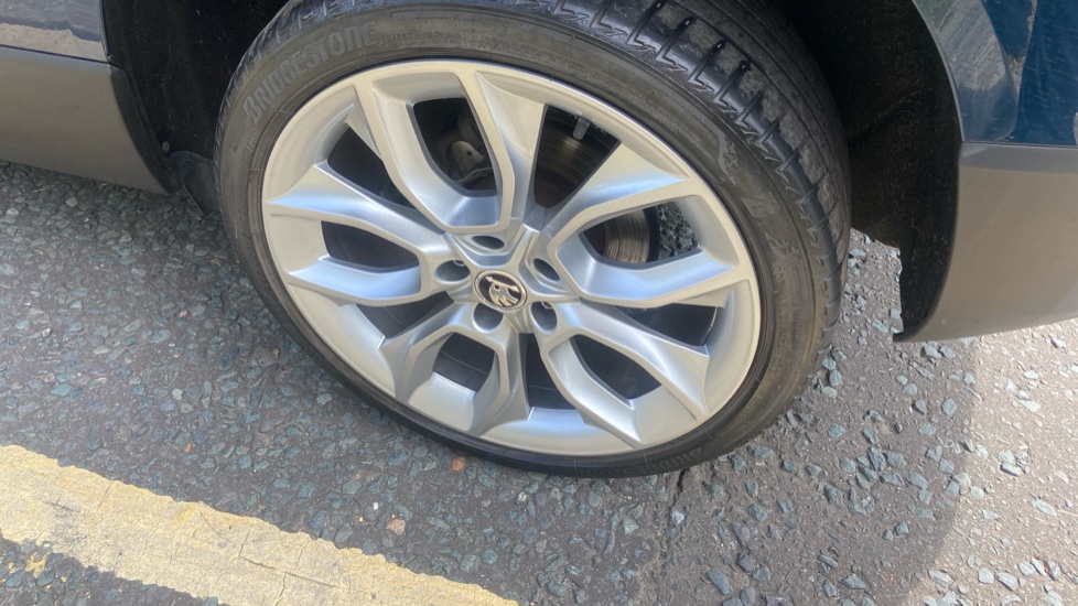 Skoda Karoq 1.5 TSI SE L 5dr DSG Petrol Estate - Image 26