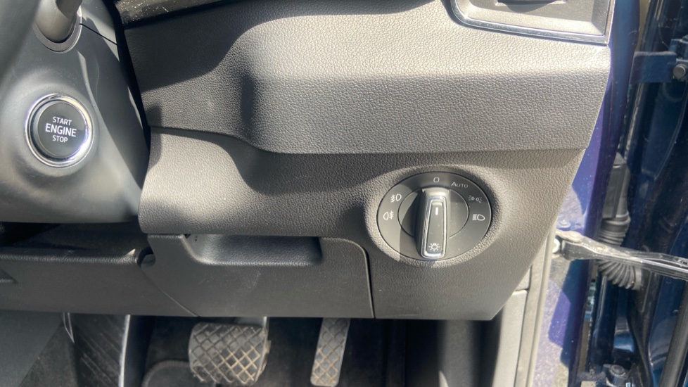 Skoda Karoq 1.5 TSI SE L 5dr DSG Petrol Estate - Image 31