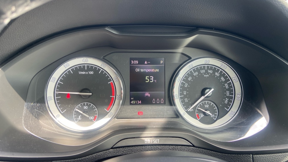 Skoda Karoq 1.5 TSI SE L 5dr DSG Petrol Estate - Image 34
