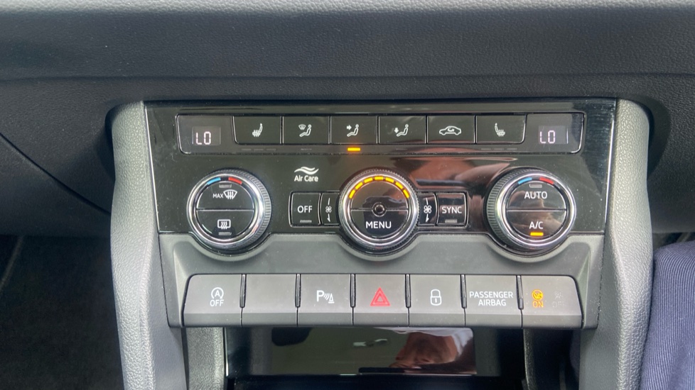 Skoda Karoq 1.5 TSI SE L 5dr DSG Petrol Estate - Image 37
