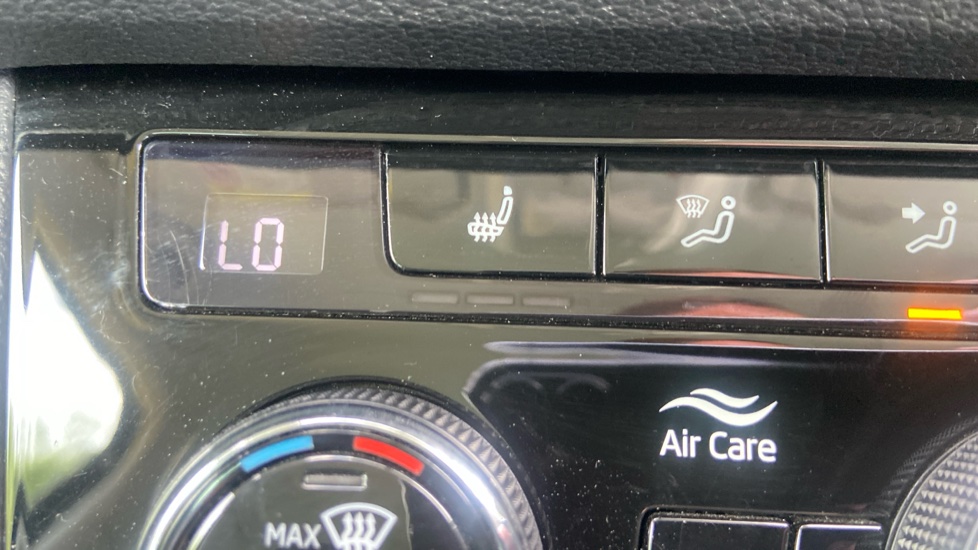 Skoda Karoq 1.5 TSI SE L 5dr DSG Petrol Estate - Image 38
