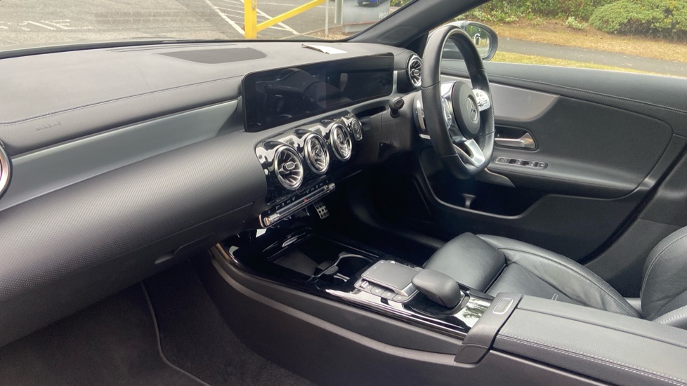 Mercedes-Benz CLA 220d AMG Line Premium Plus 5dr Tip Auto Diesel Estate - Image 9
