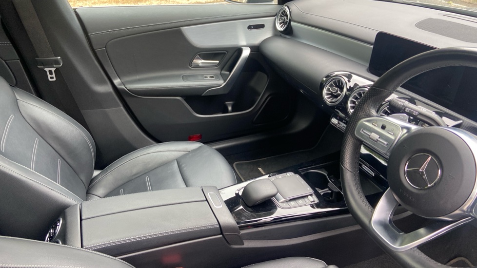 Mercedes-Benz CLA 220d AMG Line Premium Plus 5dr Tip Auto Diesel Estate - Image 14