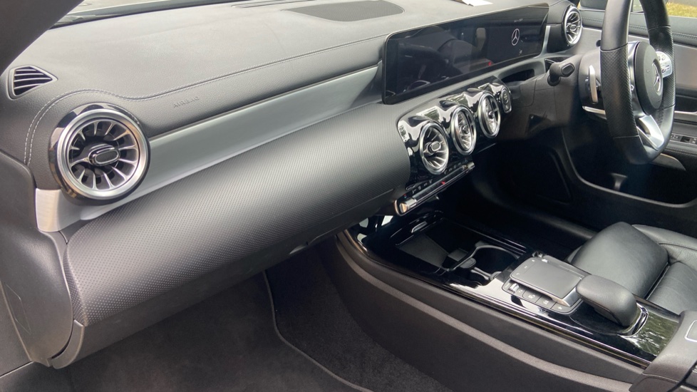 Mercedes-Benz CLA 220d AMG Line Premium Plus 5dr Tip Auto Diesel Estate - Image 32