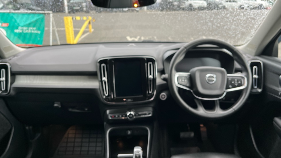 Volvo XC40 2.0 B4P Inscription Pro 5dr AWD Auto Petrol Estate - Image 10