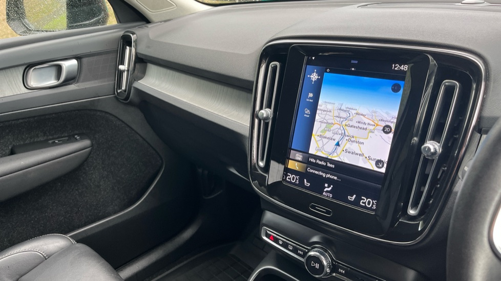 Volvo XC40 2.0 B4P Inscription Pro 5dr AWD Auto Petrol Estate - Image 14