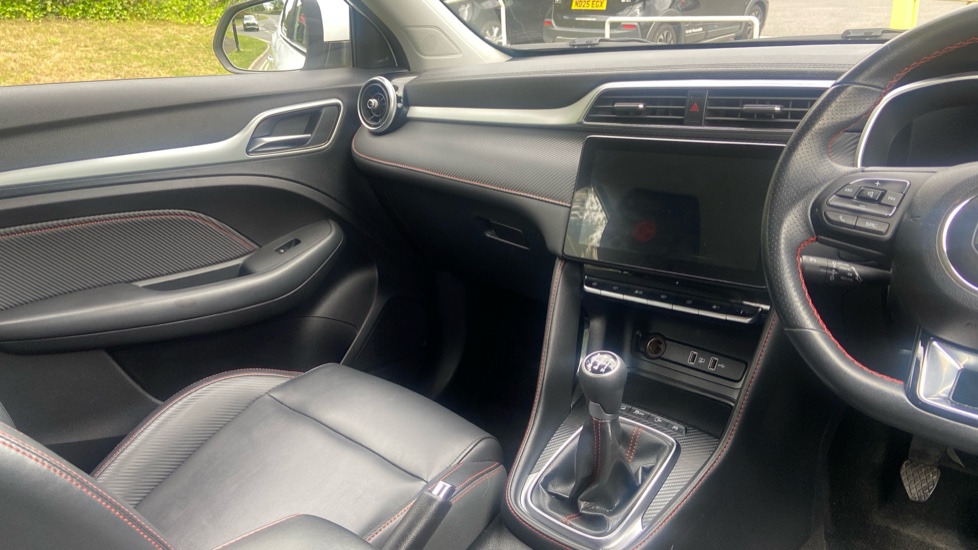 MG ZS 1.5 VTi-TECH Exclusive 5dr Petrol Hatchback - Image 14