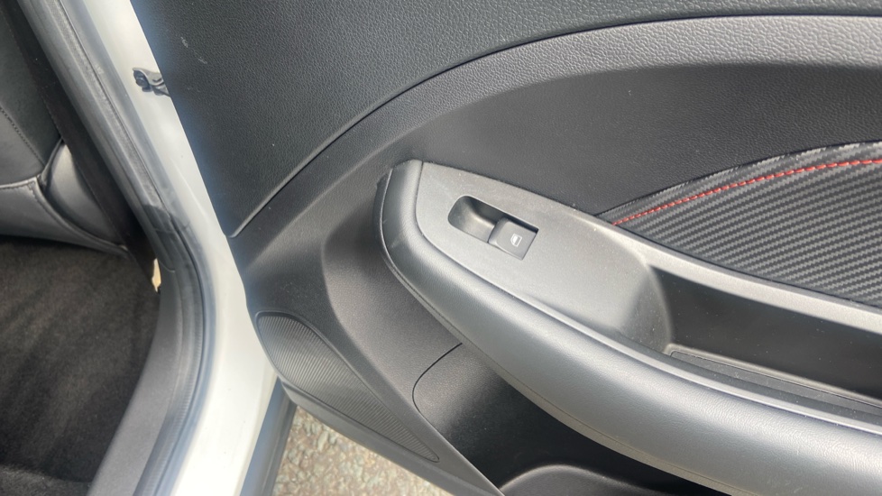 MG ZS 1.5 VTi-TECH Exclusive 5dr Petrol Hatchback - Image 38