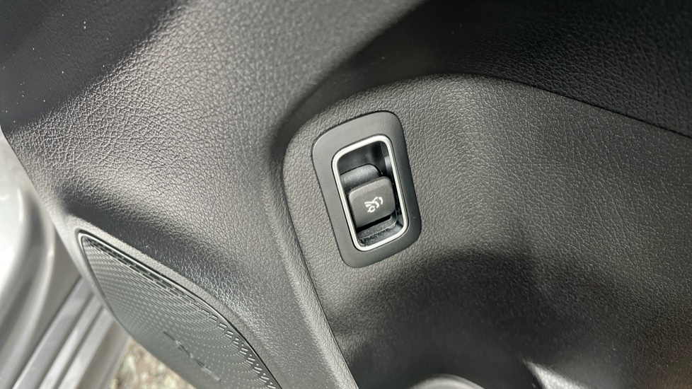 Mercedes-Benz A-Class A200 AMG Line Premium 4dr Auto Petrol Saloon - Image 24