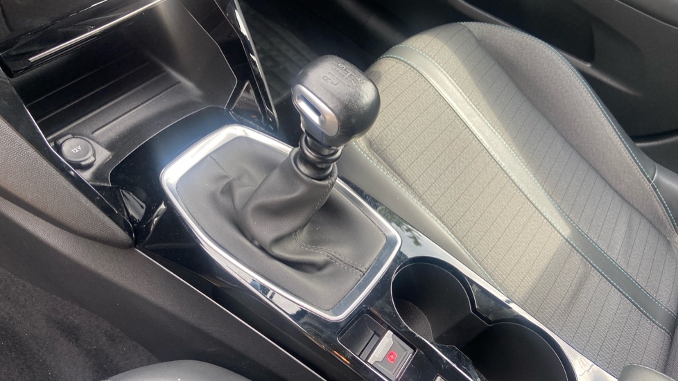 Peugeot 208 1.2 PureTech 100 Allure Premium 5dr Petrol Hatchback - Image 13