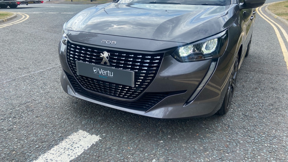 Peugeot 208 1.2 PureTech 100 Allure Premium 5dr Petrol Hatchback - Image 39