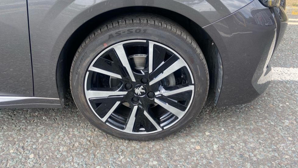 Peugeot 208 1.2 PureTech 100 Allure Premium 5dr Petrol Hatchback - Image 40