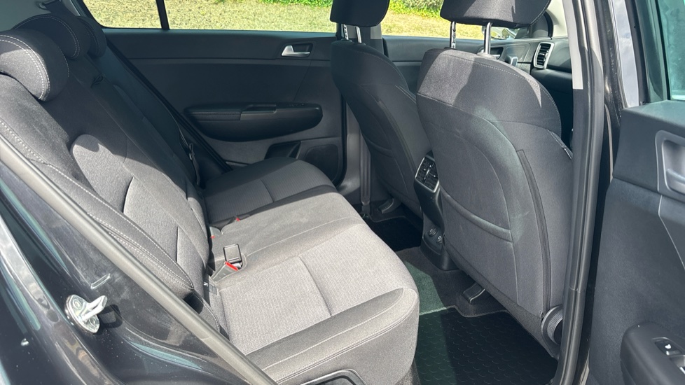Kia Sportage 1.6 CRDi 48V ISG 2 5dr Diesel Estate - Image 31