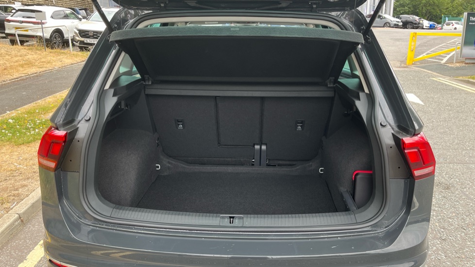 Volkswagen Tiguan 1.5 TSI Life 5dr Petrol Estate - Image 4