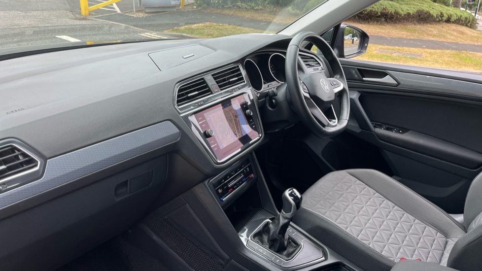 Volkswagen Tiguan 1.5 TSI Life 5dr Petrol Estate - Image 9