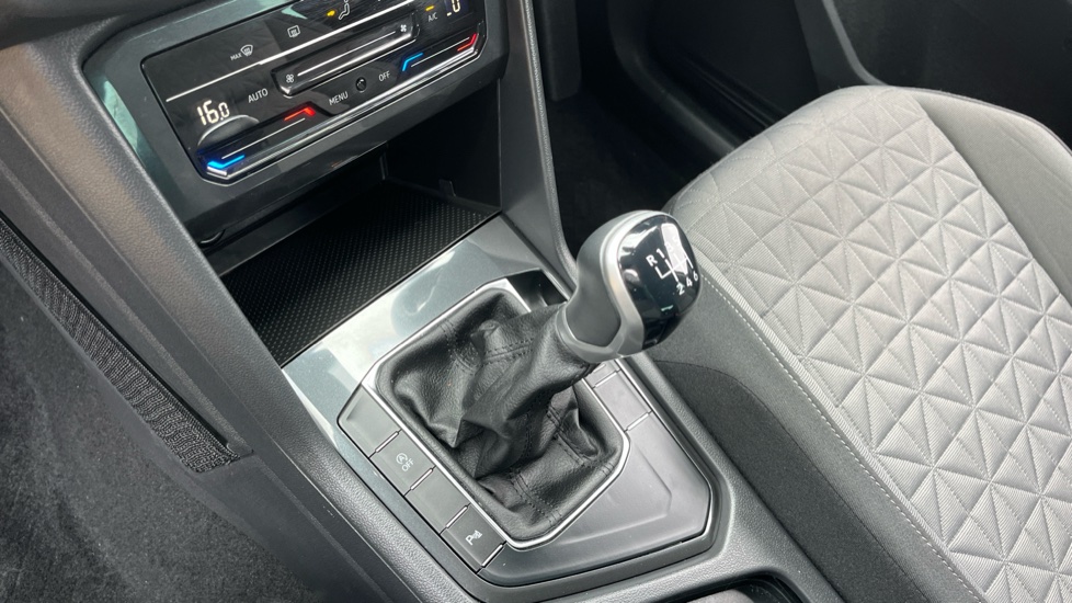 Volkswagen Tiguan 1.5 TSI Life 5dr Petrol Estate - Image 13