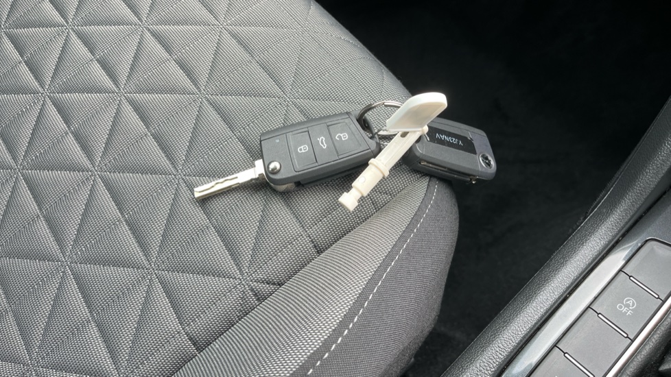 Volkswagen Tiguan 1.5 TSI Life 5dr Petrol Estate - Image 20