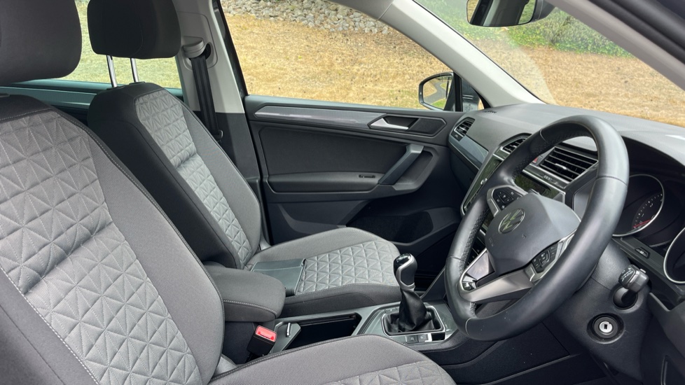 Volkswagen Tiguan 1.5 TSI Life 5dr Petrol Estate - Image 21