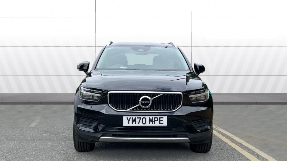 Volvo XC40 2.0 D3 Momentum 5dr Geartronic Diesel Estate - Image 3