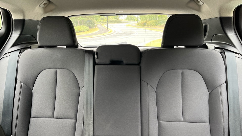 Volvo XC40 2.0 D3 Momentum 5dr Geartronic Diesel Estate - Image 15