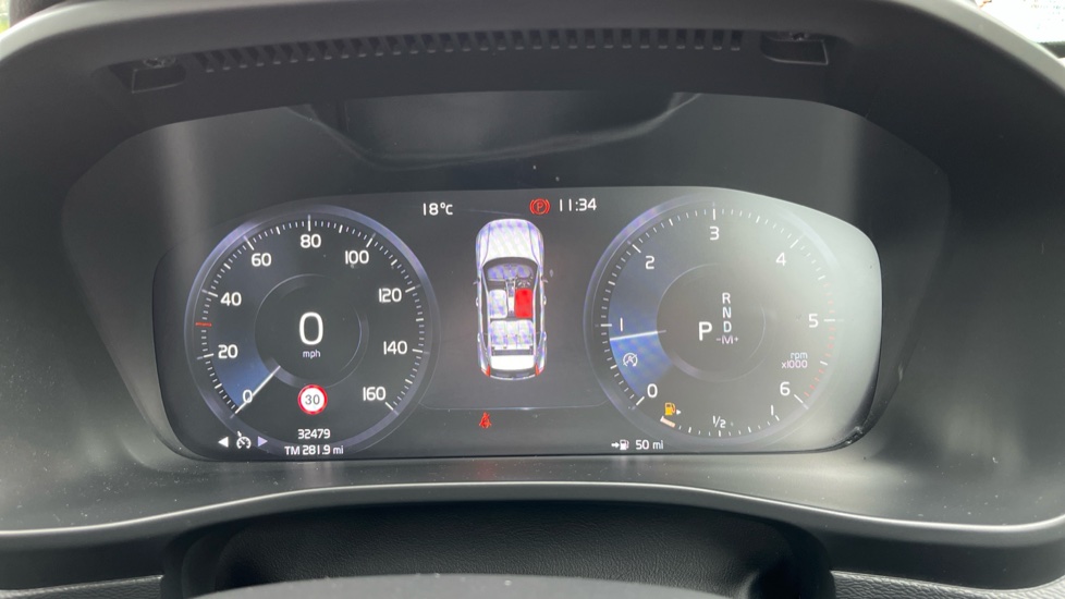 Volvo XC40 2.0 D3 Momentum 5dr Geartronic Diesel Estate - Image 18
