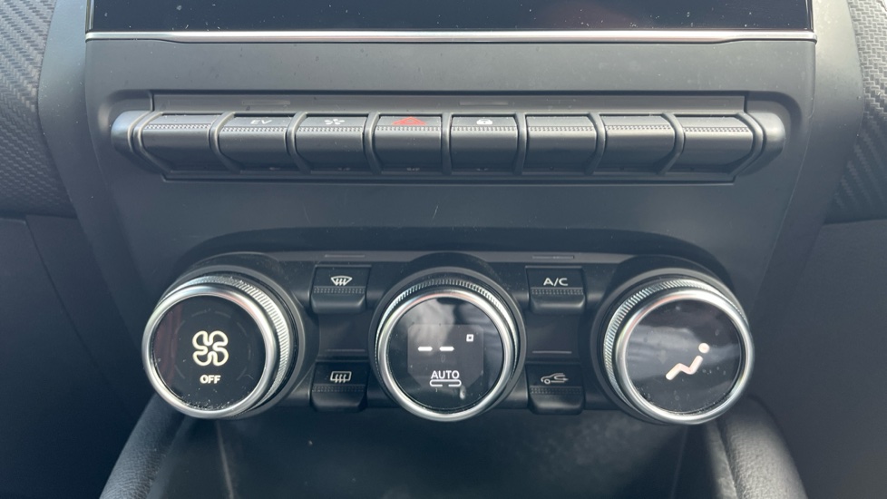 Renault Captur 1.6 E-TECH Hybrid 145 R.S. Line 5dr Auto Hybrid Hatchback - Image 21