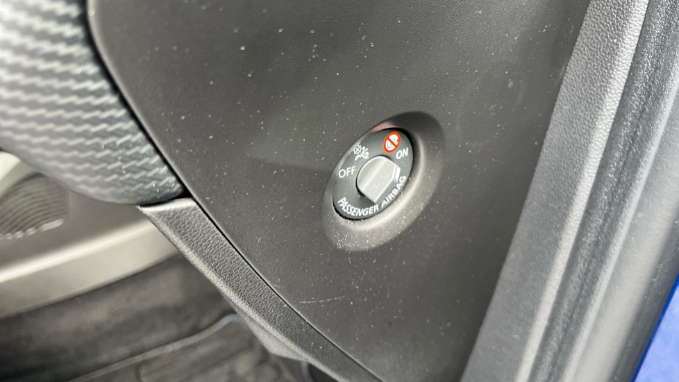 Renault Captur 1.6 E-TECH Hybrid 145 R.S. Line 5dr Auto Hybrid Hatchback - Image 39
