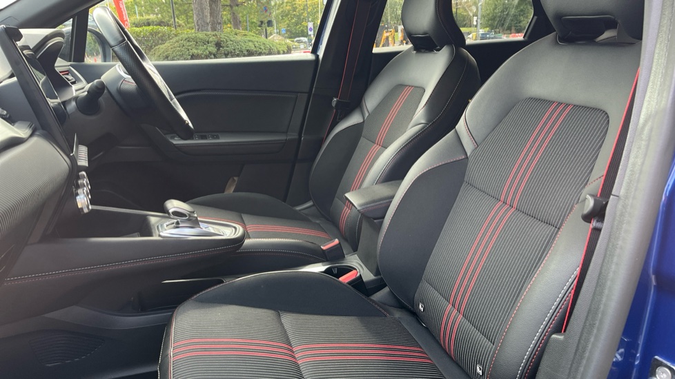 Renault Captur 1.6 E-TECH Hybrid 145 R.S. Line 5dr Auto Hybrid Hatchback - Image 42