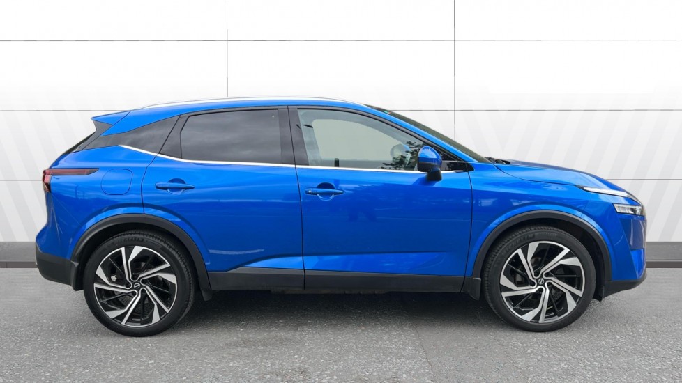 Nissan Qashqai 1.3 DiG-T MH 158 Tekna+ 5dr 4WD Xtronic Petrol Hatchback - Image 5