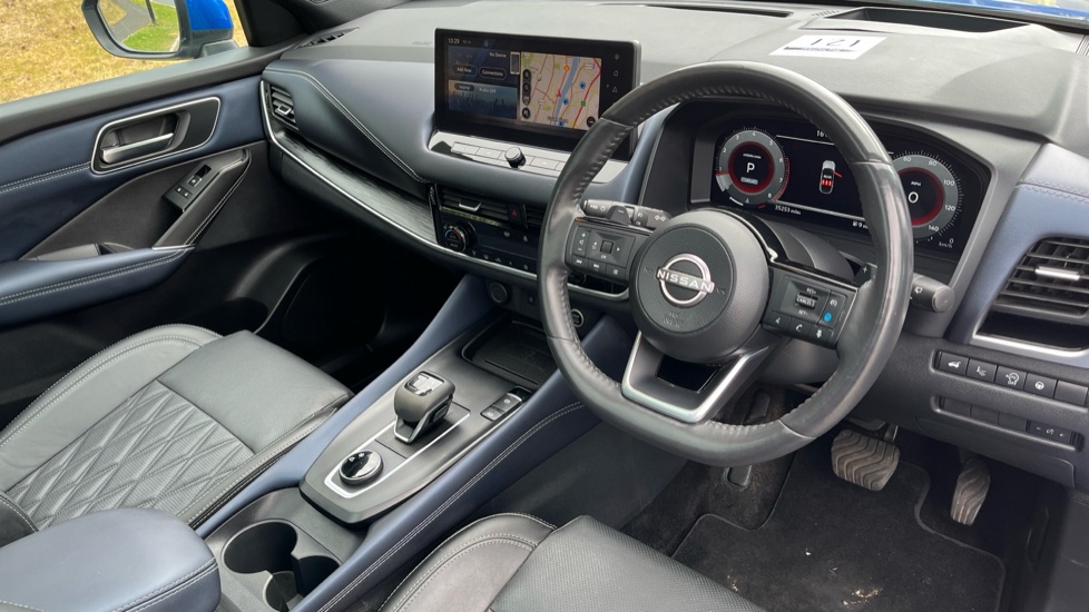 Nissan Qashqai 1.3 DiG-T MH 158 Tekna+ 5dr 4WD Xtronic Petrol Hatchback - Image 11