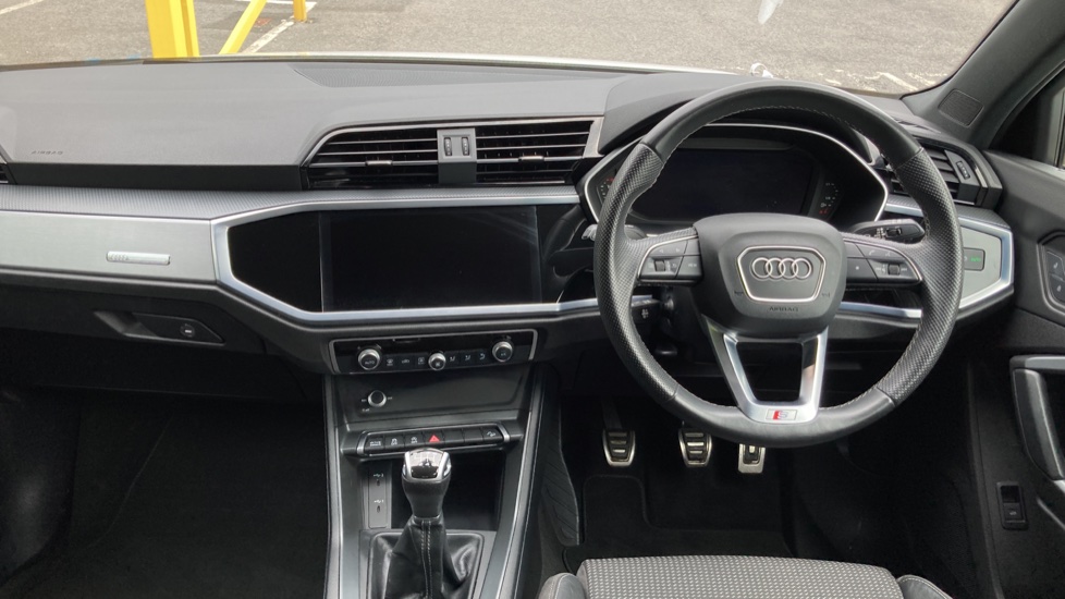 Audi Q3 35 TFSI S Line 5dr Petrol Estate - Image 10